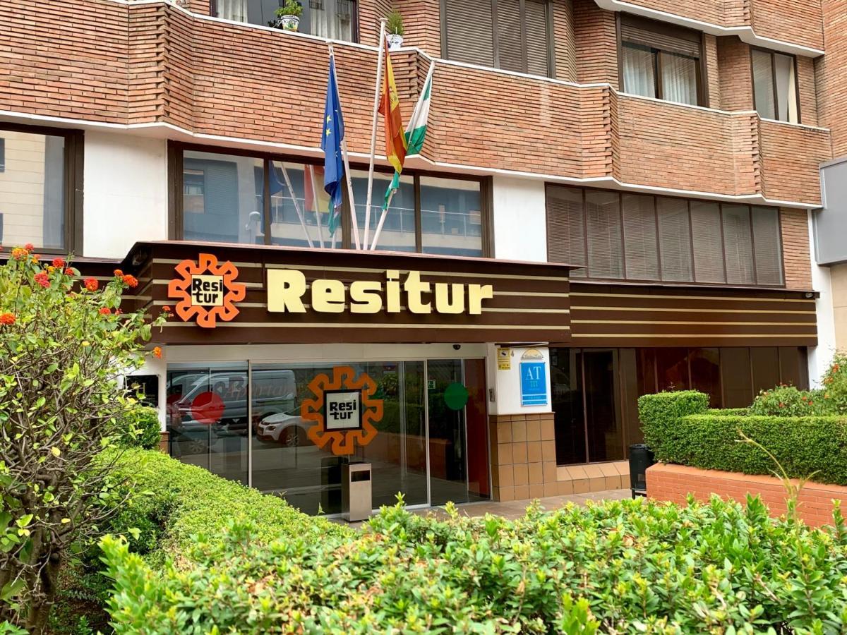 Apartamentos Rg Resitur Seville Exterior photo